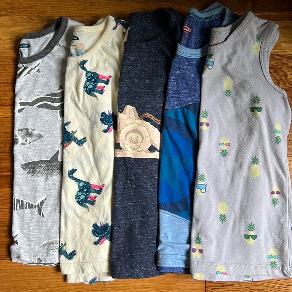 🏝️ Boys 5T tank top lot ☀️